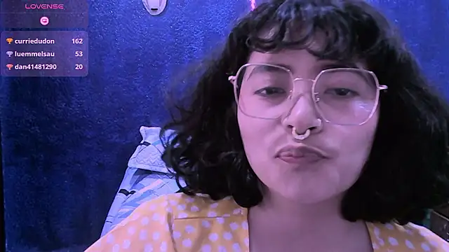 NinaYellow: απευθείας συνομιλία ΧΧΧ