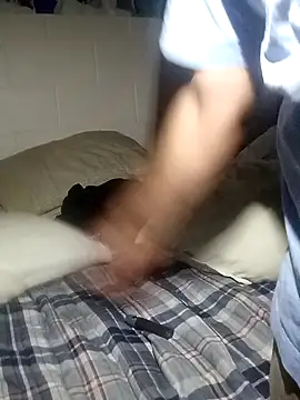 Chatroom XXX en direct de k1oudE