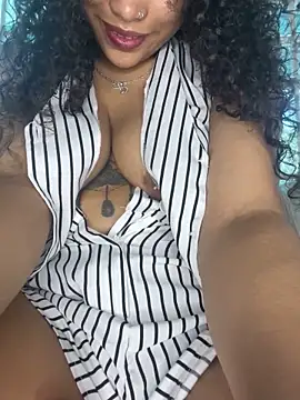 SophieD Chat XXX in diretta