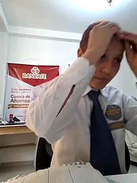 Chatroom XXX en direct de Emily-7_