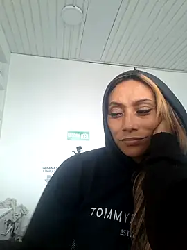 salome_drasin élő XXX-chatje