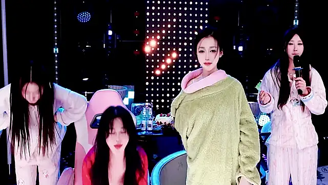 ZZ00033S 라이브 XXX 채팅