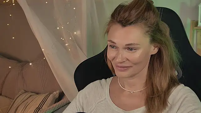 MistyBarnesのライブXXXチャット