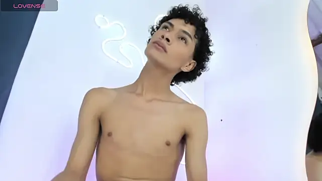 Czat XXX na żywo – HotboyLyan