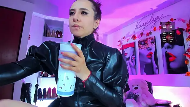 kayilyn élő XXX-chatje