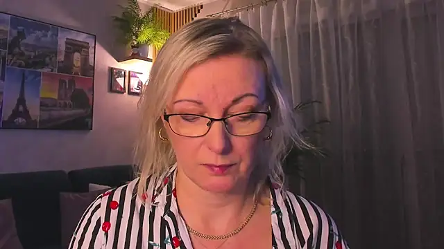 vanessa_chat: вебкам-шоу