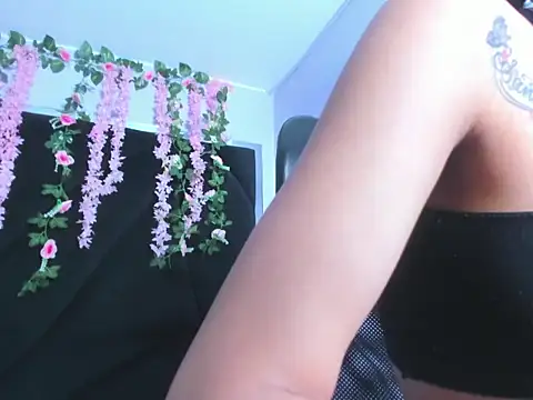 Chatroom XXX en direct de nicolfontana_