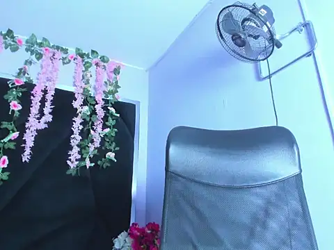 XXX chat uživo modela nicolfontana_