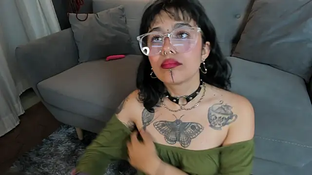 flower_smith_ élő XXX-chatje