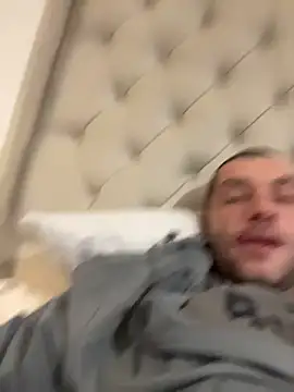 Kinkycouple142 élő XXX-chatje