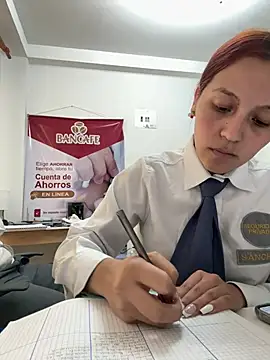 Chat XXX en directo de Emily-7_