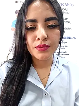 MAYE__13 – Naživo XXX chat