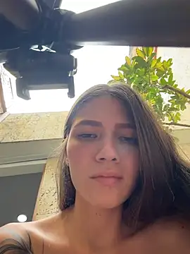 EmmaJhoons' Live XXX Chat