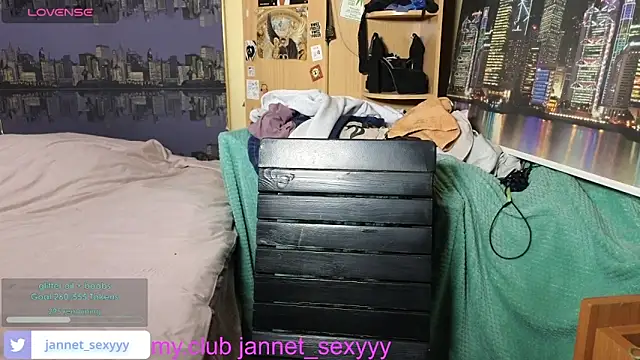 Chatroom XXX en direct de JannetPie