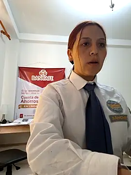 Emily-7_のライブXXXチャット