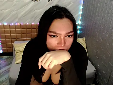 Asiandollxxx4uandMe Show in webcam