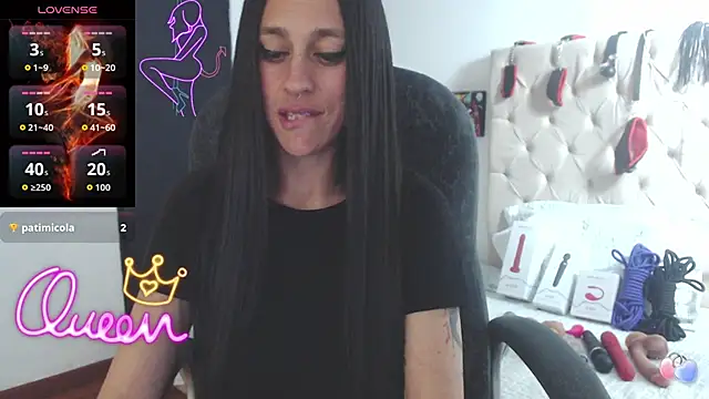 thin_tatto élő XXX-chatje