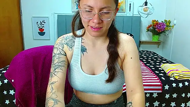 karlamorris_: απευθείας συνομιλία ΧΧΧ