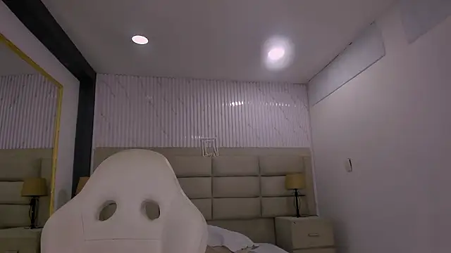 دردشة NaomiFrost الجنسية المباشرة