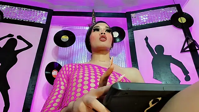 Madison_Mujica: διαδικτυακό σόου στην κάμερα