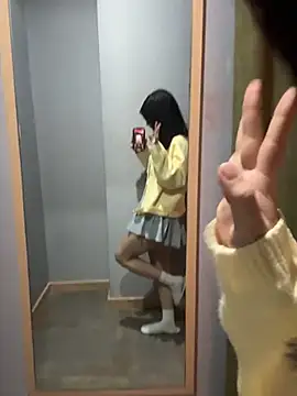 Ella-AAAAA: απευθείας συνομιλία ΧΧΧ