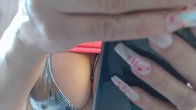 naiaratobon__: онлайн-секс-чат