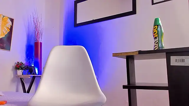 DaniiFoxxのライブXXXチャット