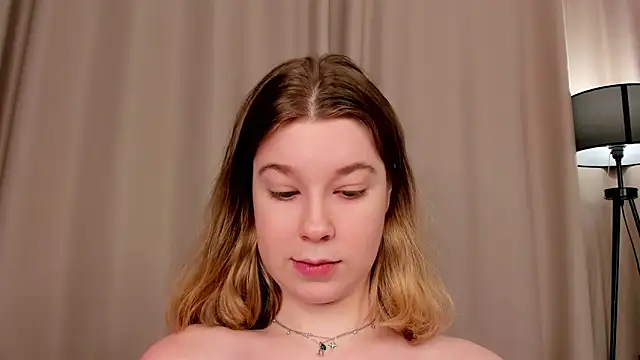 MilaBooobs 现场XXX聊天