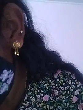 Tamil_Hot_RoyalQueen Show in webcam