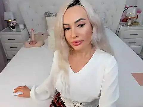 HottieSweetBritney Show in webcam