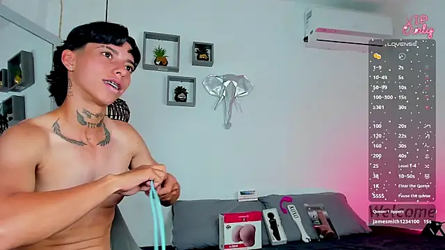 AmberAdams_ Adlı Modelin Canlı XXX Sohbeti