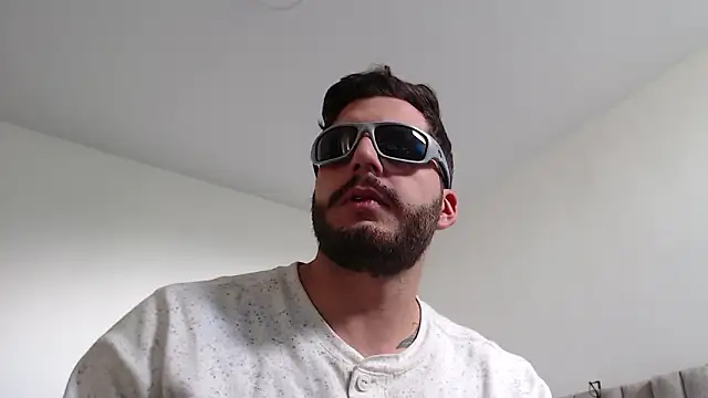 XXX chat uživo modela thomas_gun