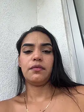 Sara-77 live XXX chat