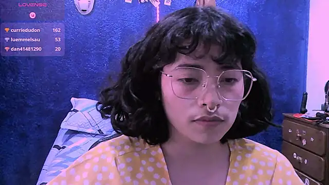 Chatroom XXX en direct de NinaYellow