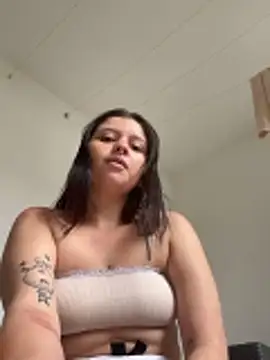 keomi-3's Live XXX Chat