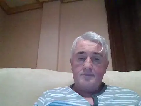 XXX chat uživo modela Cumlover5534