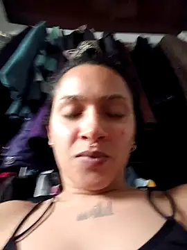 Little_Doll25 Chat XXX in diretta