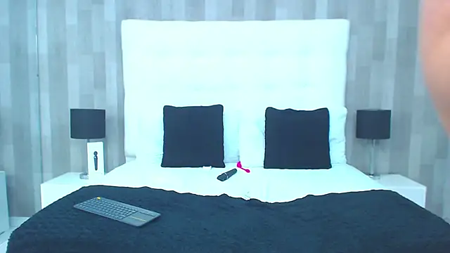 Czat XXX na żywo – LeahMillerr