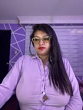 MiiaaJoness Adlı Modelin Web Kamerası Şovu