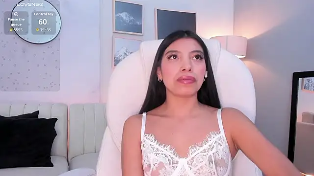 Tiffany_Low Adlı Modelin Canlı XXX Sohbeti