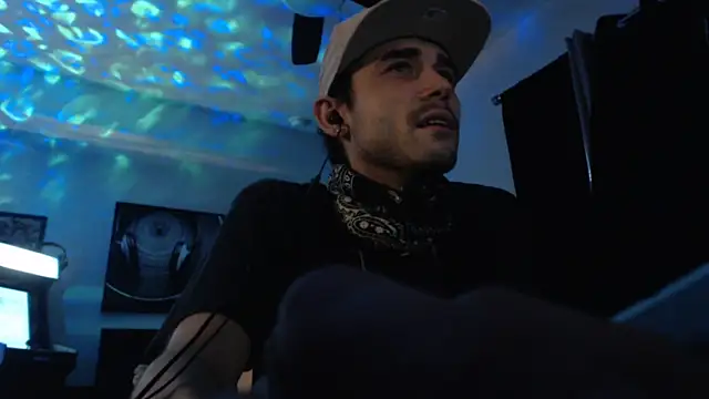 Discreetlylimitless Chat XXX in diretta