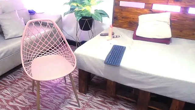 Yeseniaa25_ Chat XXX in diretta