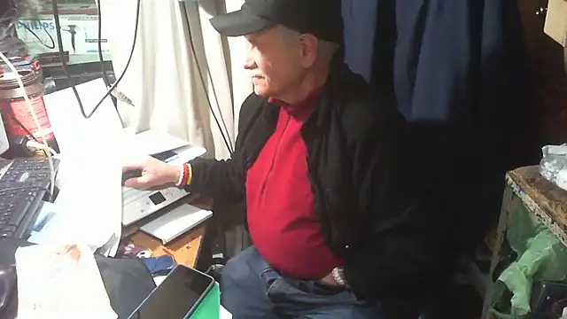 nonnomaturobisex: онлайн-секс-чат