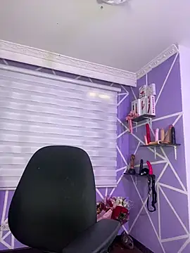 MiiaaJoness' Live XXX Chat