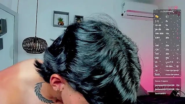 XXX chat uživo modela AmberAdams_