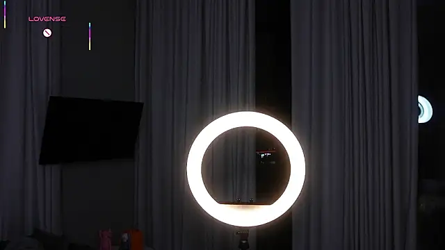 EngelDutch Adlı Modelin Canlı XXX Sohbeti