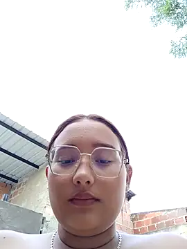 young_dairy01 Adlı Modelin Canlı XXX Sohbeti