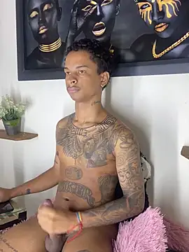 Tatoo_Noah – Naživo XXX chat