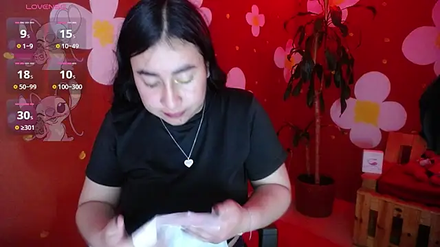 XXX chat uživo modela dollspicy