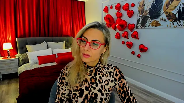 MuseOfStage Adlı Modelin Canlı XXX Sohbeti